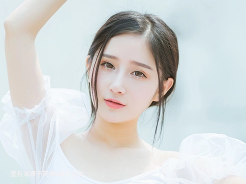 李姓女孩洋气新潮的名字-第1张