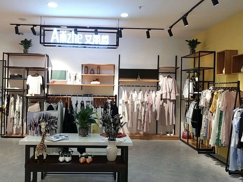 女装店取名字技巧，女装店铺名字大全-第1张